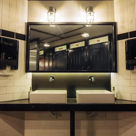 St Christopher'S Inn Amsterdam - The Winston Hostel