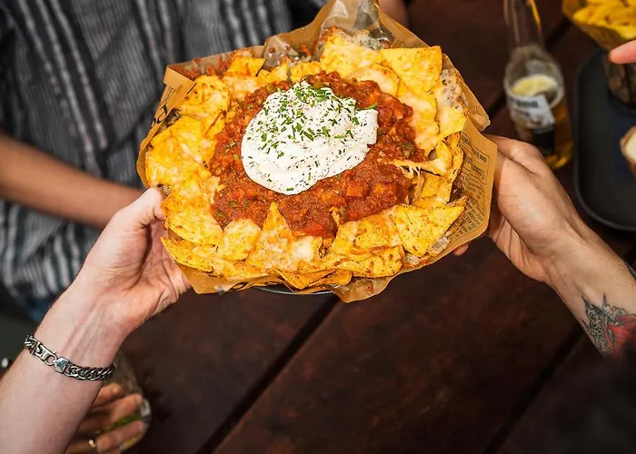 St Christopher's - The Winston بيت شباب *