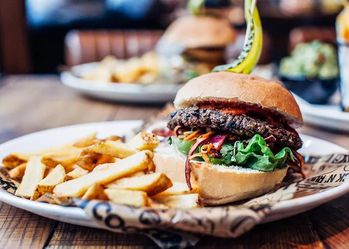 St Christopher's - The Winston بيت شباب *