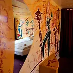 St Christopher's - The Winston Hostal